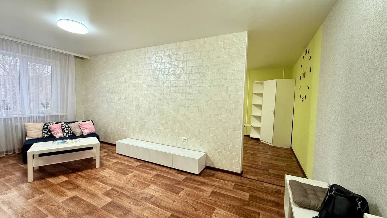 ‼‼ Продам 2-х комнатную квартиру на кв. Шевченко (р-н ТЦ Аврора), 3/5 эт., 45 кв.м. общ.пл. Квартира тёплая, светлая, уютная, не угловая, ремонт 2023 года, заходи и живи. Удобное расположение: супермаркеты, школа, детский сад, парк, остановка транспорта. . Цена 🔥5 200 000 ₽🔥 +7959-216-43-31 +7959-505-37-17 Ел...