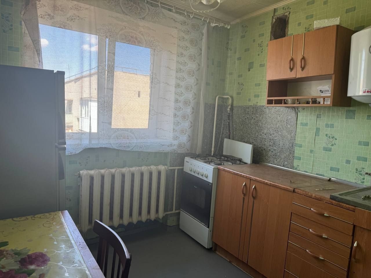 Продается 1-комнатная квартира,кв. Шевченко . Этаж 5/ 5 Общая площадь 34 кв м. Дом кирпичный,очень теплая квартира. Крыша после капитального ремонта. Не угловая. Балкон застеклен. Окна частично м/п. Новая канализационная разводка. Отличное месторасположение и транспортная развязка. Тихий уютный двор. . Цена...