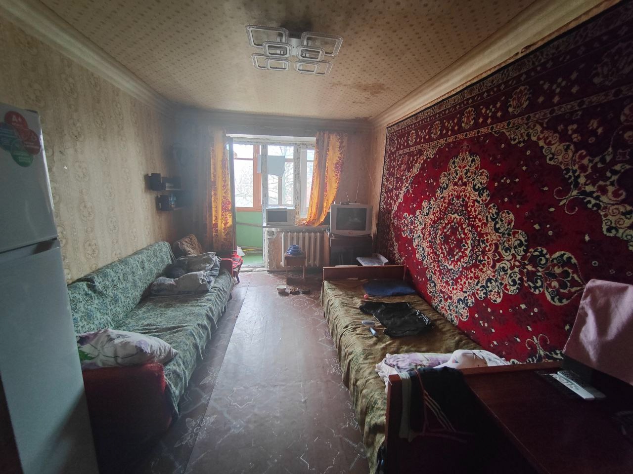 🔽🔽🔽 📉 Продаётся 3-комн. квартира 57 м² (2/5 эт.) в квартале Героев Брестской крепости 🏡 «Просторная трёшка под ремонт — цена ниже рынка! Ваш шанс создать идеальное жильё в центре города.» Детали квартиры: — Планировка: • 3 раздельные комнаты (свобода для зонирования). • Большой коридор с потенциалом под систе...