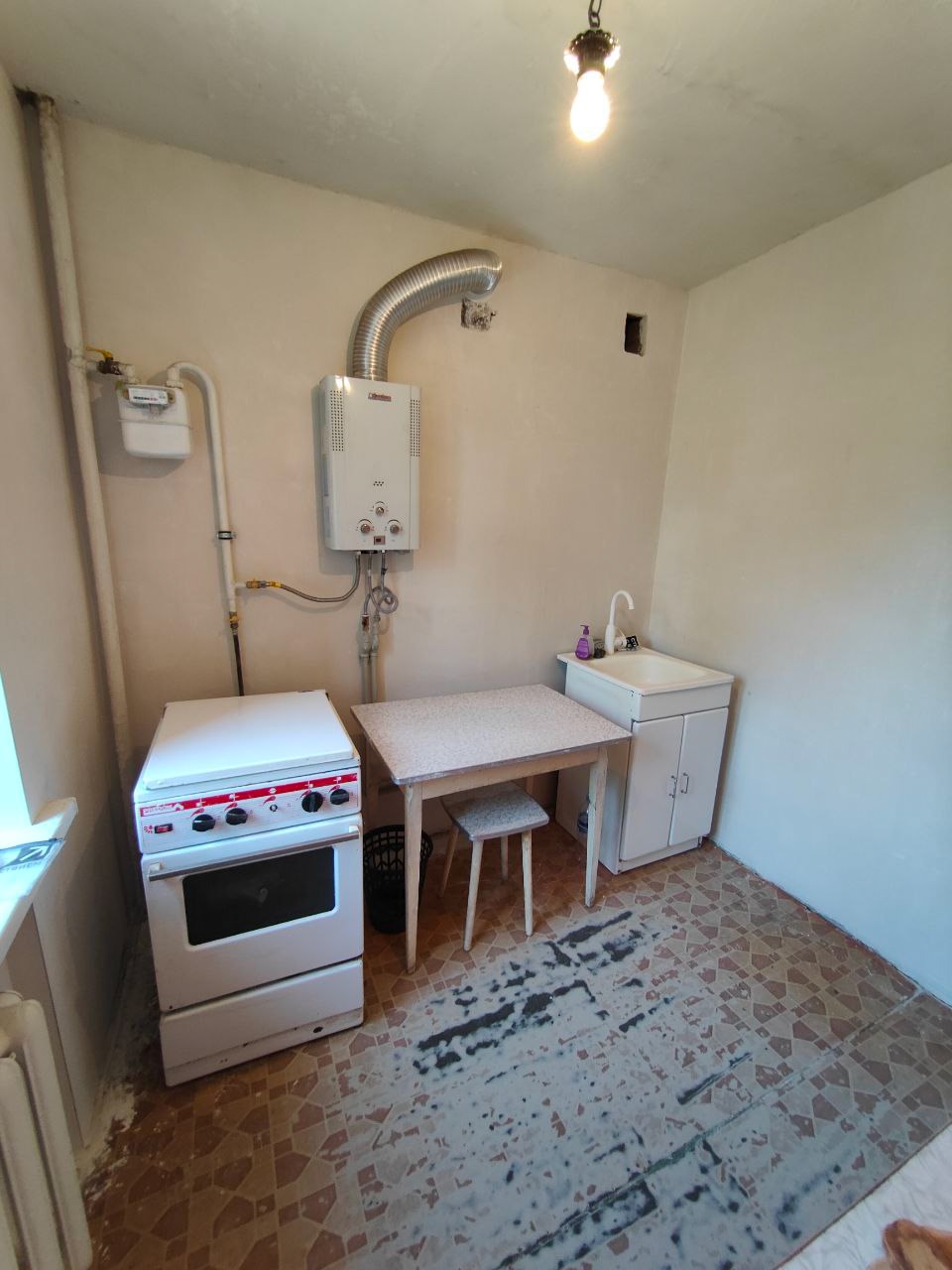 🔽🔽🔽 📉 Продаётся 3-комн. квартира 57 м² (2/5 эт.) в квартале Героев Брестской крепости 🏡 «Просторная трёшка под ремонт — цена ниже рынка! Ваш шанс создать идеальное жильё в центре города.» Детали квартиры: — Планировка: • 3 раздельные комнаты (свобода для зонирования). • Большой коридор с потенциалом под систе...