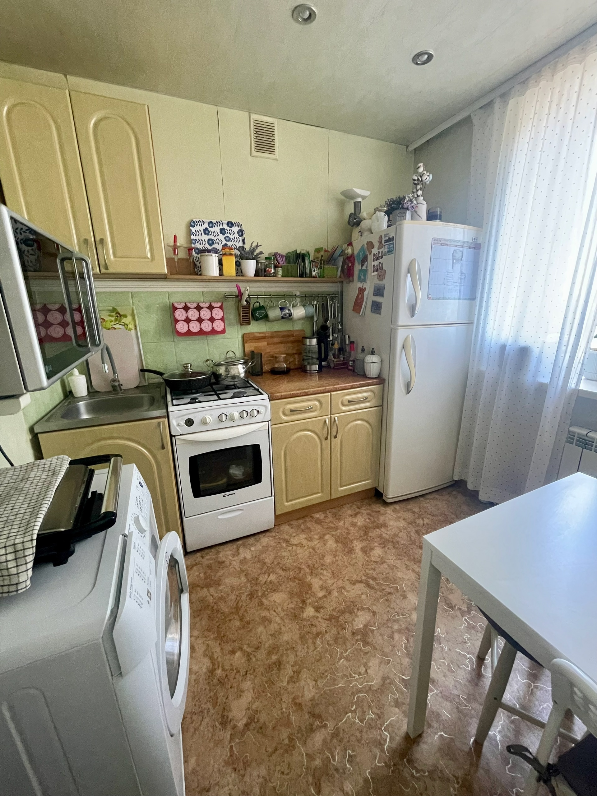 🌟 Продается 2к квартира с ремонтом на кв. Ватутина (Жовтневый р-н) 📐 Площадь: 42,5 м² — уютное пространство для жизни и отдыха! 🏢 Этаж: 5/5 🪟 Окна м/п — тепло и уютно в любое время года. 🚪 Комнаты изолированные - комфортно. 🛁 Санузел совмещенный — удобно! 🌞 Светлая и уютная квартира. ✨ Выполнен ремонт — заход...